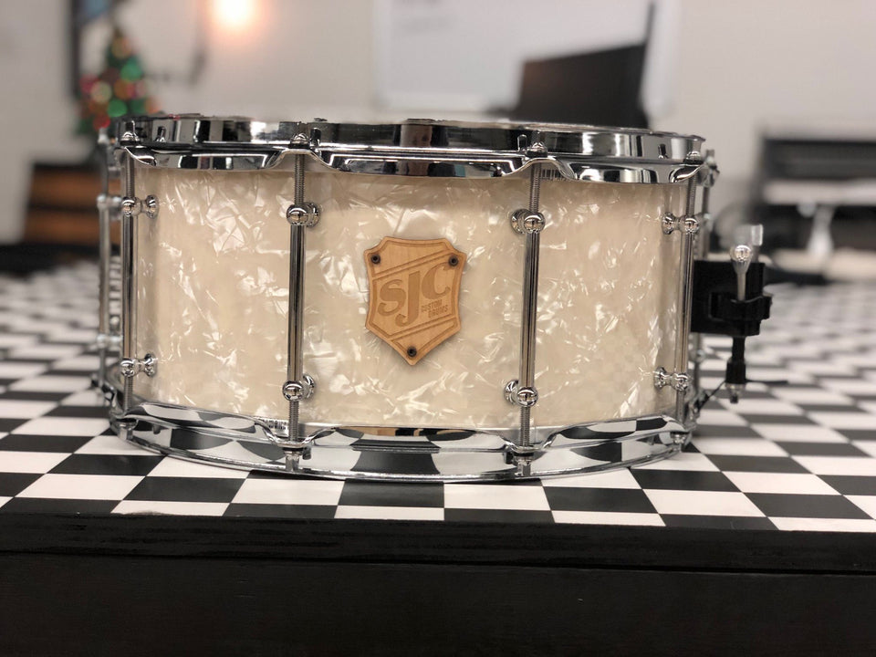 *Used Aged White Pearl Snare